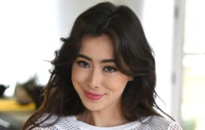 Chloe Surreal Wiki, Net Worth, Age & Career Info – Before Good