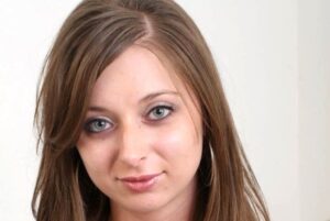 Lauren Barnett Age, Net Worth, Biography, Height & Career – Before Good