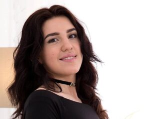 Lindsey Vood Age, Net Worth, Biography, Height & Career – Before Good